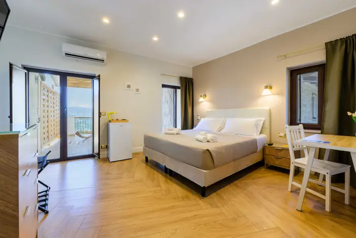 King double room, panoramic, with terrace, at Ca' del Borgo